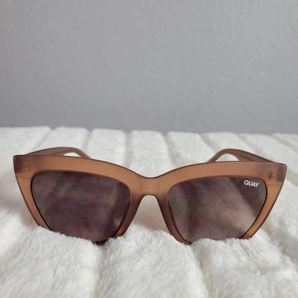 QUAY // ltd ed frosted caramel brown frame brown gradient lens cateyes main image 5